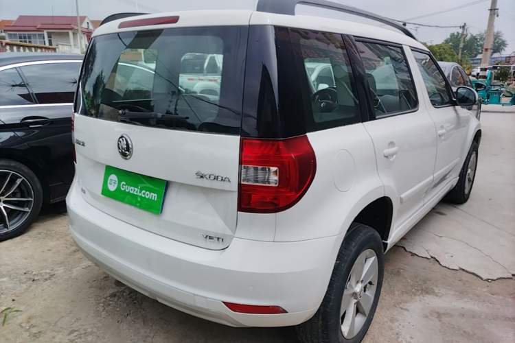 Used Skoda Yeti 2014 1.4TSI DSG Vibrant Edition Rear Right 45 Deg