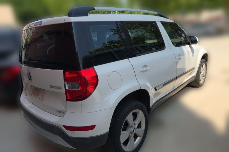 Used Skoda Yeti 2014 1.8TSI DSG Polar Edition Rear Right 45 Deg