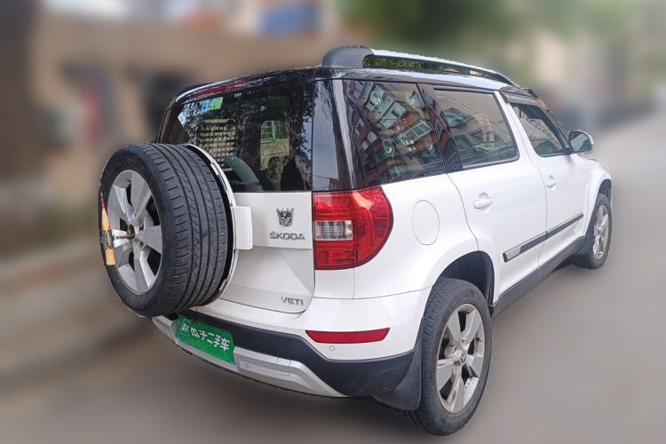 Used Skoda Yeti 2014 1.8TSI DSG Polar Edition Rear Right 45 Deg