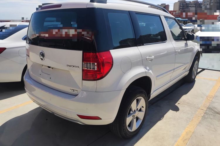 Used Skoda Yeti 2014 1.6L Manual Colorful Edition Rear Right 45 Deg