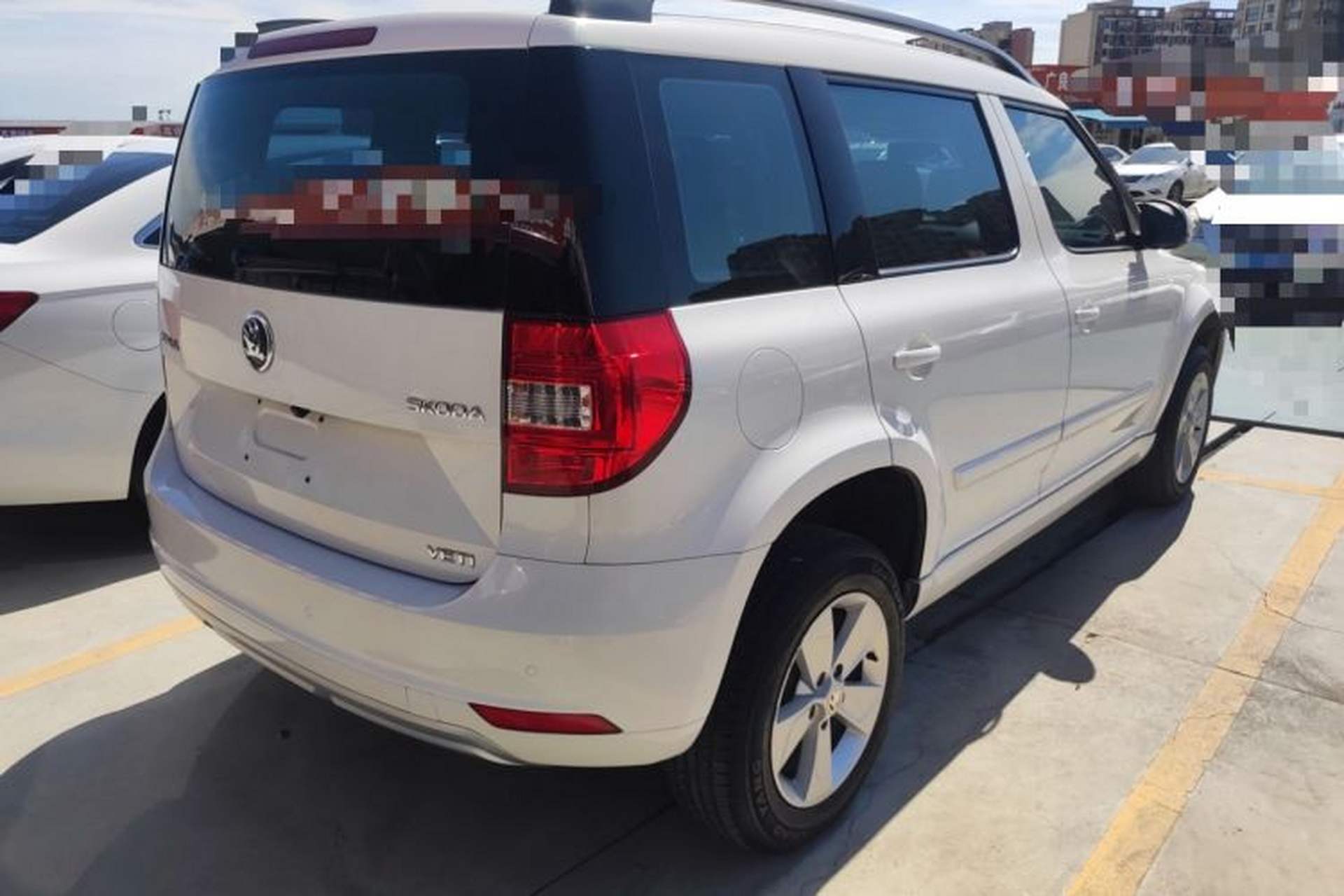 Used Skoda Yeti 2014 1.6L Manual Colorful Edition Rear Right 45 Deg