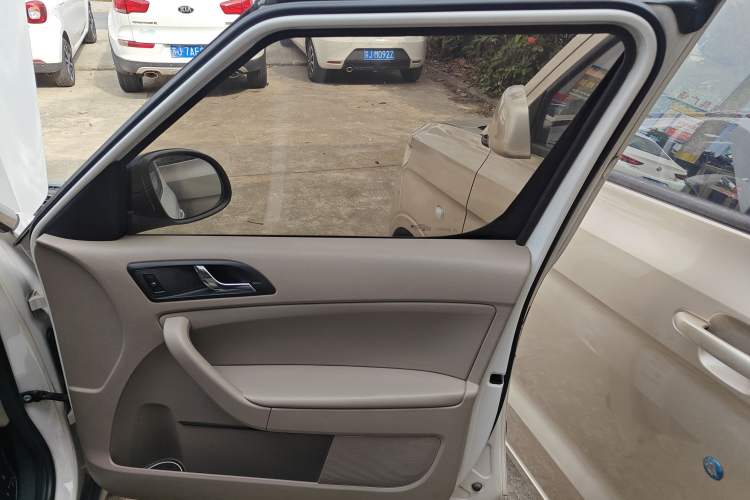 Used Skoda Yeti 2014 1.4TSI Manual Polar Edition Right Front Door Interior