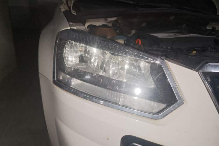 Used Skoda Yeti 2014 1.8TSI DSG Polar Edition Right Front Headlight
