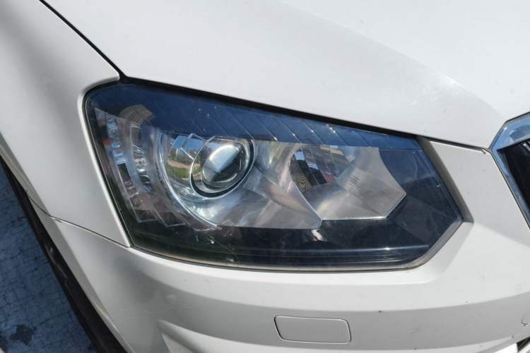 Used Skoda Yeti 2014 1.4TSI DSG All-Wheel Drive Version Right Front Headlight