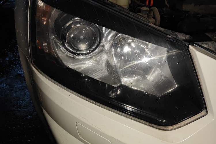 Used Skoda Yeti 2014 1.8TSI DSG All-Wheel Drive Edition Right Front Headlight