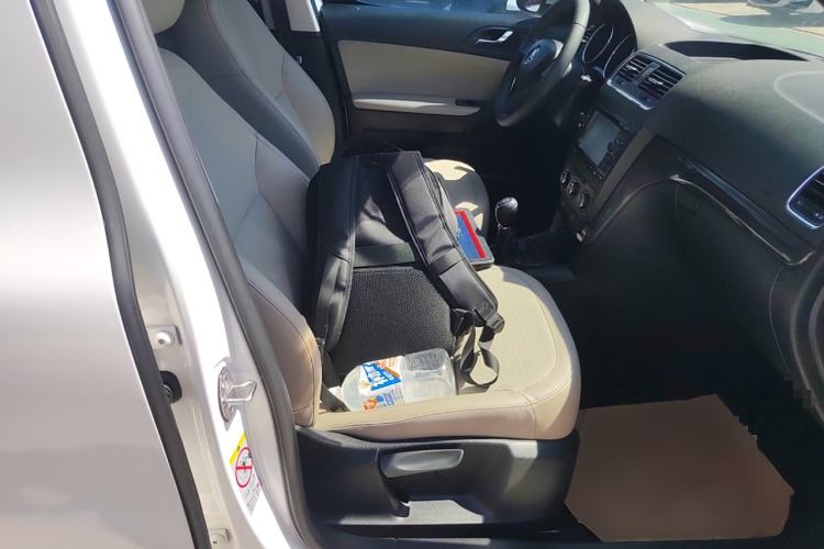 Used Skoda Yeti 2014 1.6L Manual Colorful Edition Right Front Seat