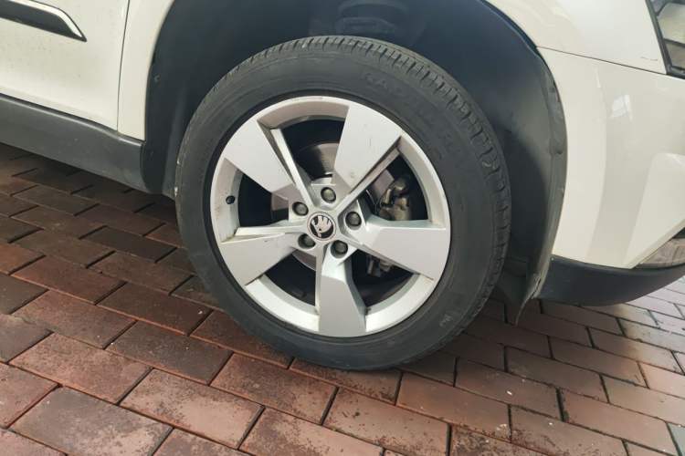 Used Skoda Yeti 2014 1.4 TSI DSG Polar Edition Right Front Wheel Hub
