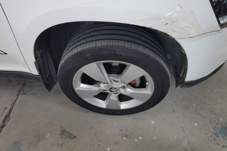 Used Skoda Yeti 2014 1.4 TSI DSG Phantom Edition Right Front Wheel Hub