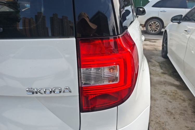 Used Skoda Yeti 2014 1.4TSI DSG Vibrant Edition Right Rear Taillight