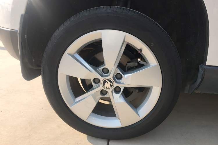 Used Skoda Yeti 2014 1.4 TSI DSG Polar Edition Right Rear Wheel Hub