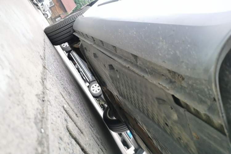 Used Skoda Yeti 2014 1.8TSI DSG All-Wheel Drive Edition Right Side Sill