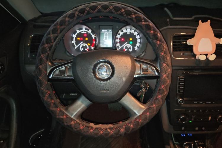 Used Skoda Yeti 2014 1.8TSI DSG Polar Edition Steering Wheel