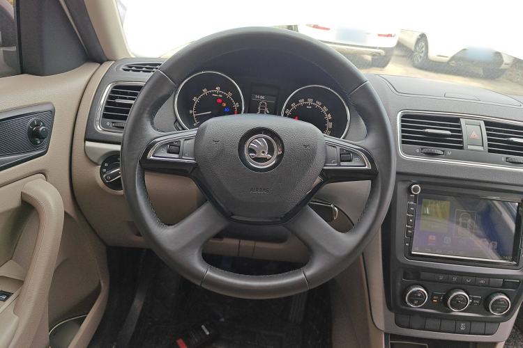 Used Skoda Yeti 2014 1.4TSI Manual Polar Edition Steering Wheel