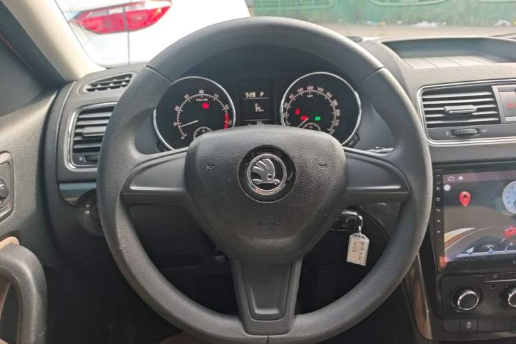 Used Skoda Yeti 2014 1.4TSI DSG Vibrant Edition Steering Wheel