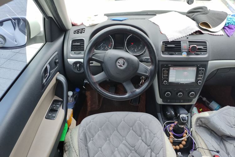 Used Skoda Yeti 2014 1.4TSI Manual Explore Edition Steering Wheel