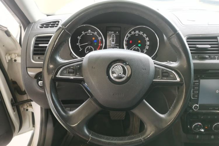 Used Skoda Yeti 2014 1.8TSI DSG All-Wheel Drive Edition Steering Wheel