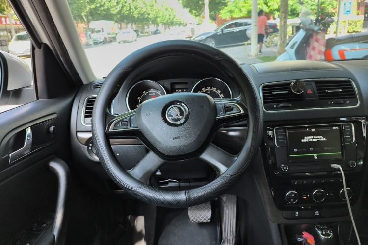 Used Skoda Yeti 2014 1.8TSI DSG All-Wheel Drive Edition Steering Wheel