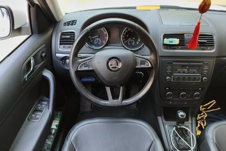 Used Skoda Yeti 2014 1.4 TSI DSG Phantom Edition Steering Wheel