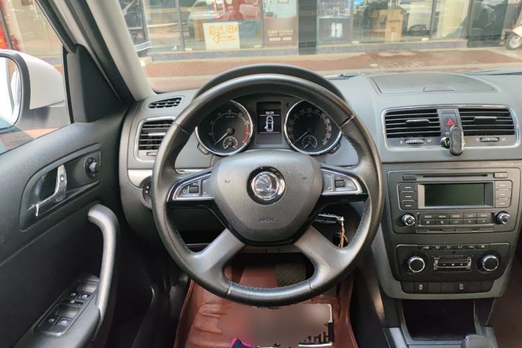 Used Skoda Yeti 2014 1.4 TSI DSG Polar Edition Steering Wheel