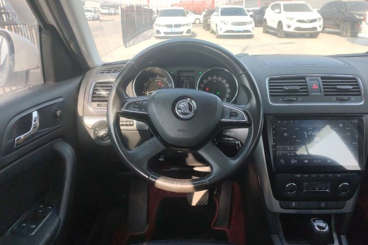 Used Skoda Yeti 2014 1.4 TSI DSG Polar Edition Steering Wheel