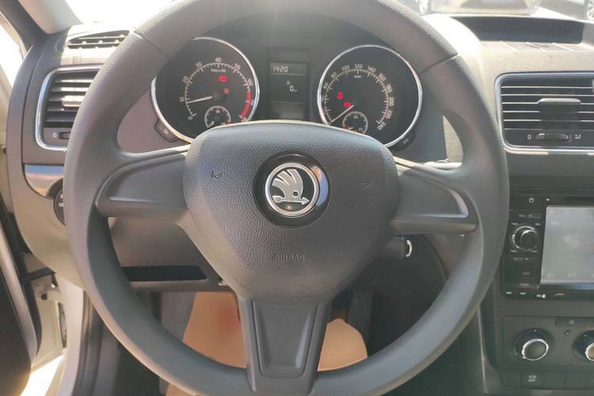 Used Skoda Yeti 2014 1.6L Manual Colorful Edition Steering Wheel