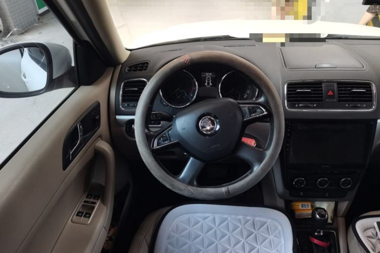 Used Skoda Yeti 2014 1.4 TSI DSG Phantom Edition Steering Wheel