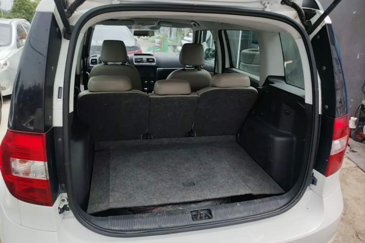 Used Skoda Yeti 2014 1.4TSI DSG Vibrant Edition Trunk