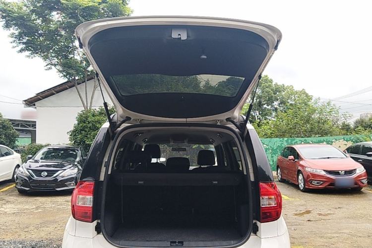 Used Skoda Yeti 2014 1.8TSI DSG Polar Edition Trunk