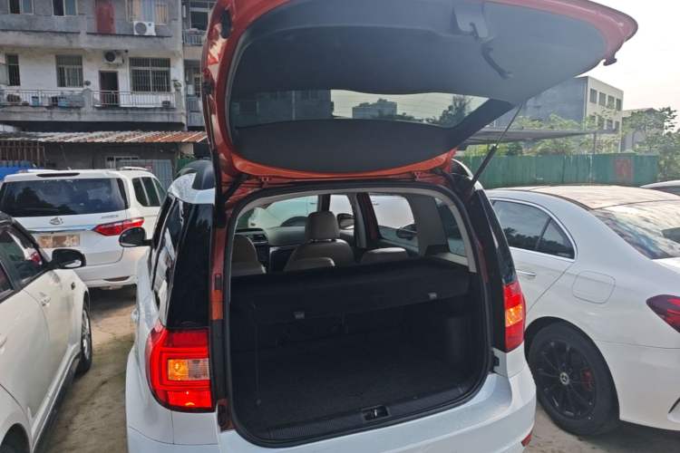 Used Skoda Yeti 2014 1.4TSI DSG Vibrant Edition Trunk