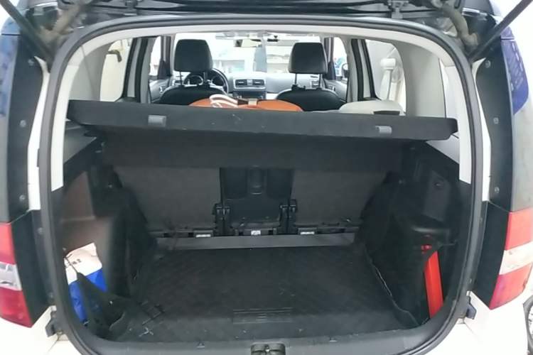Used Skoda Yeti 2014 1.8TSI DSG Polar Edition Trunk