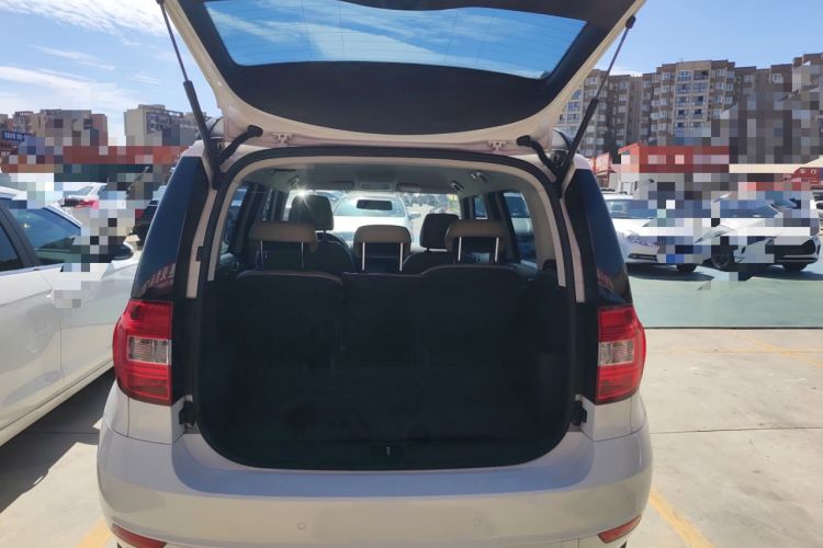 Used Skoda Yeti 2014 1.6L Manual Colorful Edition Trunk