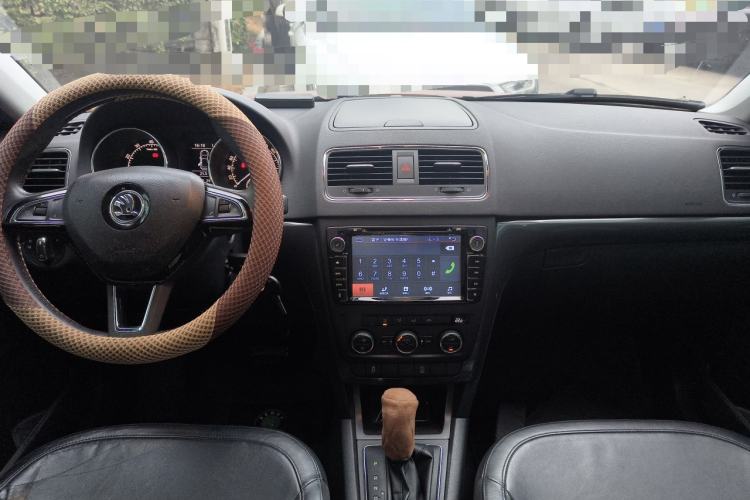 Used Skoda Yeti 2014 1.4 TSI DSG Phantom Edition Center Console