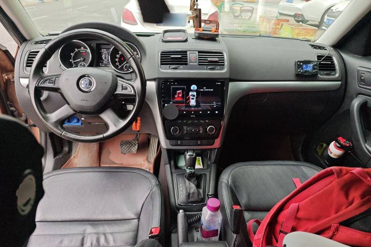 Used Skoda Yeti 2014 1.4 TSI DSG Polar Edition Center Console