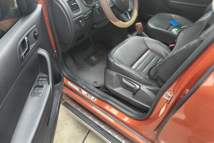 Used Skoda Yeti 2014 1.4 TSI DSG Phantom Edition Driver Seat