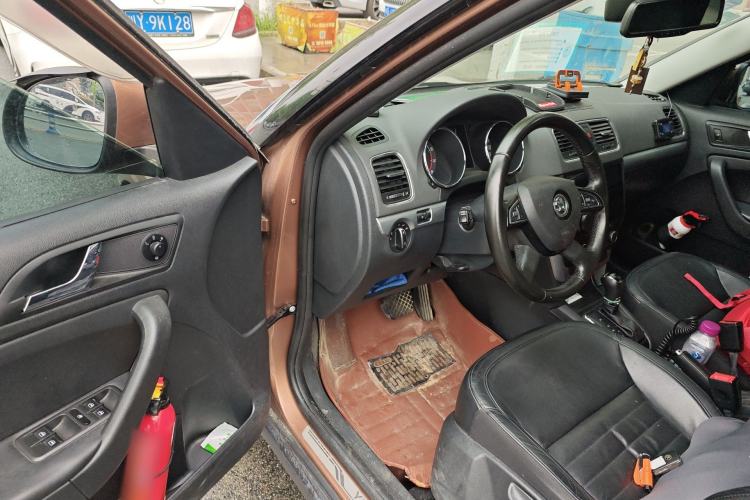 Used Skoda Yeti 2014 1.4 TSI DSG Polar Edition Driver Seat