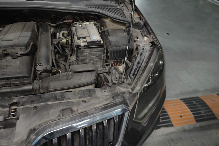 Used Skoda Yeti 2014 1.4TSI DSG Vibrant Edition Engine Bay Left