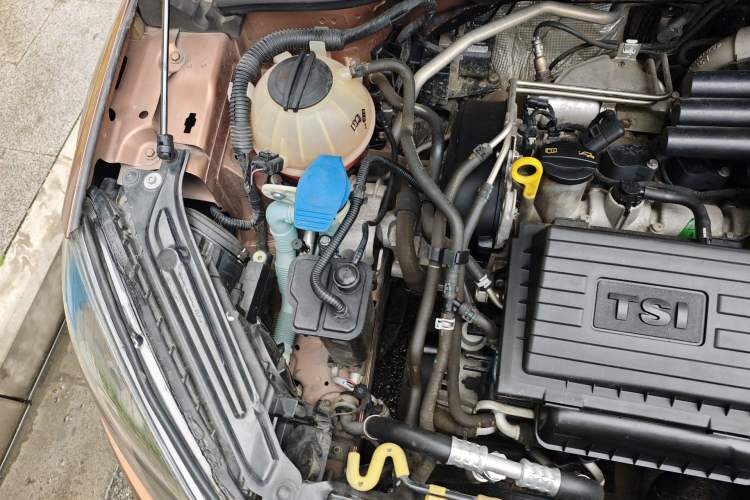 Used Skoda Yeti 2014 1.4 TSI DSG Polar Edition Engine Bay Right