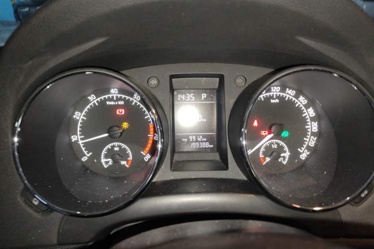 Used Skoda Yeti 2014 1.4TSI DSG Vibrant Edition Instrument Cluster
