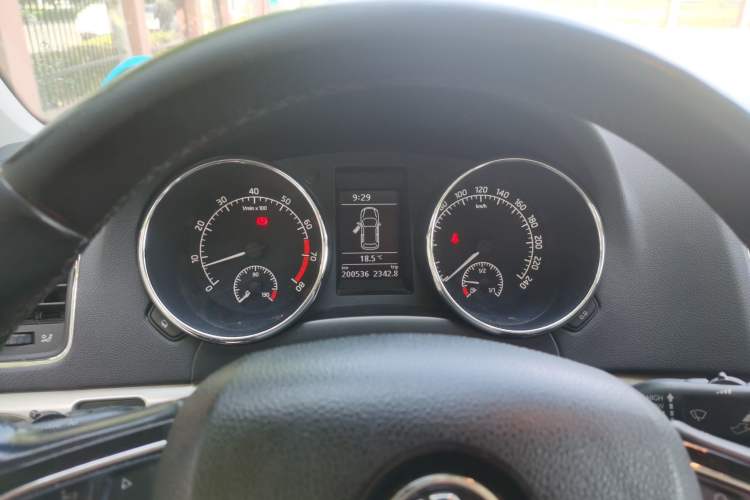 Used Skoda Yeti 2014 1.4TSI Manual Explore Edition Instrument Cluster