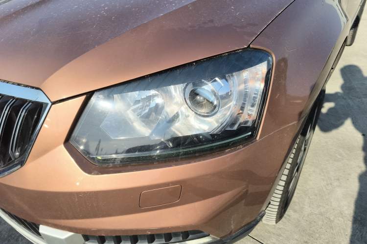 Used Skoda Yeti 2014 1.8TSI DSG All-Wheel Drive Edition Left Front Headlight