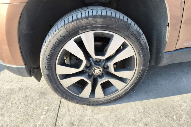 Used Skoda Yeti 2014 1.8TSI DSG All-Wheel Drive Edition Left Front Wheel Hub