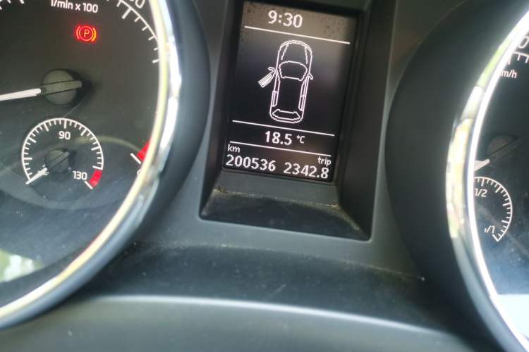 Used Skoda Yeti 2014 1.4TSI Manual Explore Edition Odometer Close Up