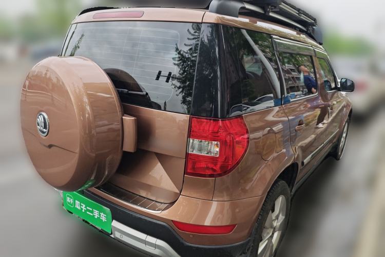 Used Skoda Yeti 2014 1.4 TSI DSG Polar Edition Rear Right 45 Deg