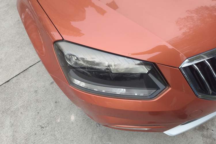 Used Skoda Yeti 2014 1.4 TSI DSG Phantom Edition Right Front Headlight