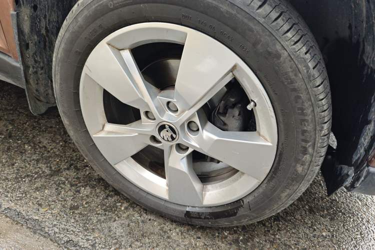 Used Skoda Yeti 2014 1.4 TSI DSG Polar Edition Right Front Wheel Hub