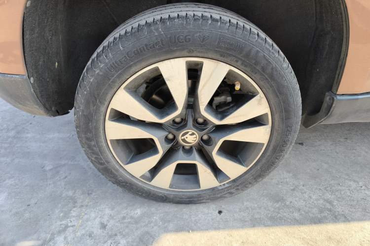 Used Skoda Yeti 2014 1.8TSI DSG All-Wheel Drive Edition Right Rear Wheel Hub