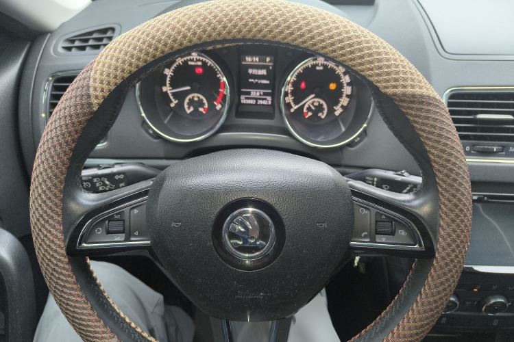 Used Skoda Yeti 2014 1.4 TSI DSG Phantom Edition Steering Wheel
