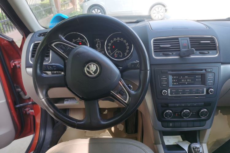 Used Skoda Yeti 2014 1.4TSI Manual Explore Edition Steering Wheel