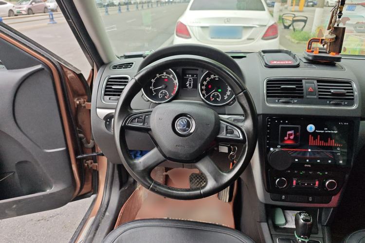 Used Skoda Yeti 2014 1.4 TSI DSG Polar Edition Steering Wheel