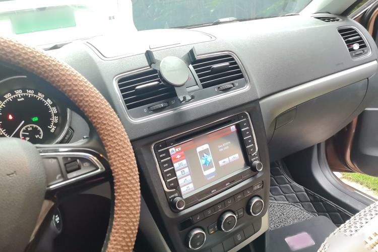 Used Skoda Yeti 2016 1.4TSI DSG Prestige Edition Audio And AC Panel